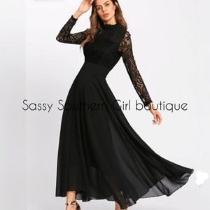 🆕⭐Plus size black lace maxi dress